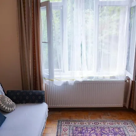 Vintage Retreat In The Heart Of *
