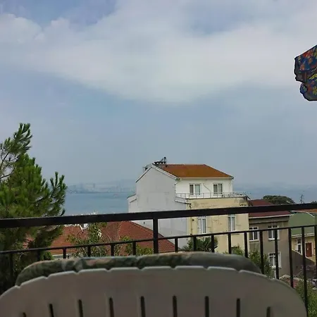Vintage Retreat In The Heart Of هيبيليادا