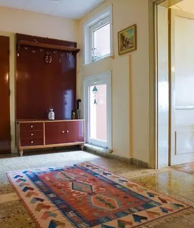 Vintage Retreat In The Heart Of هيبيليادا
