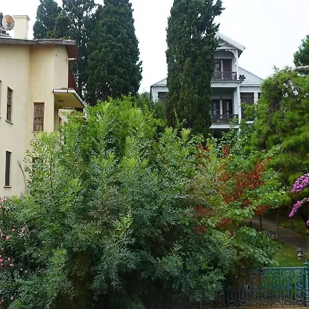Vintage Retreat In The Heart Of *