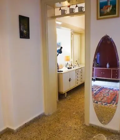 Vintage Retreat In The Heart Of شقة *