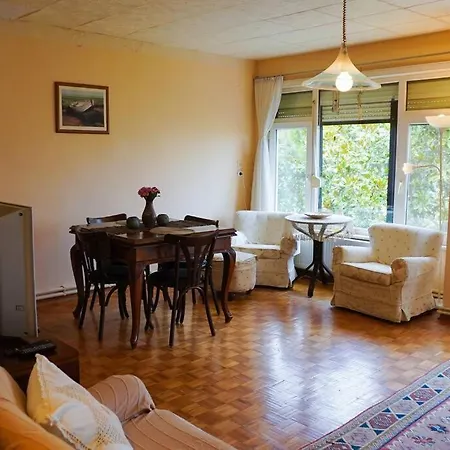 Vintage Retreat In The Heart Of شقة *