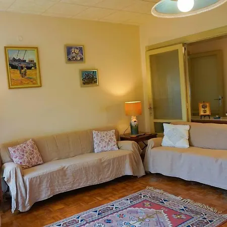 Vintage Retreat In The Heart Of شقة هيبيليادا