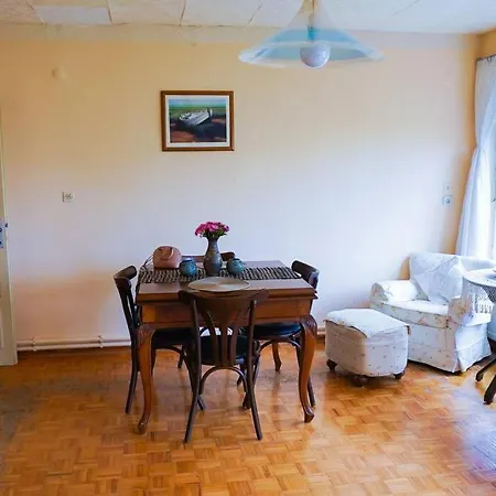 Vintage Retreat In The Heart Of شقة *
