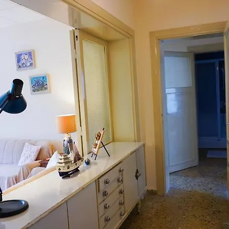 Vintage Retreat In The Heart Of هيبيليادا