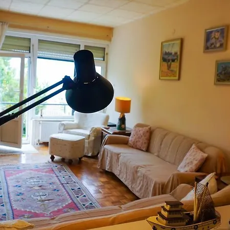 Vintage Retreat In The Heart Of *